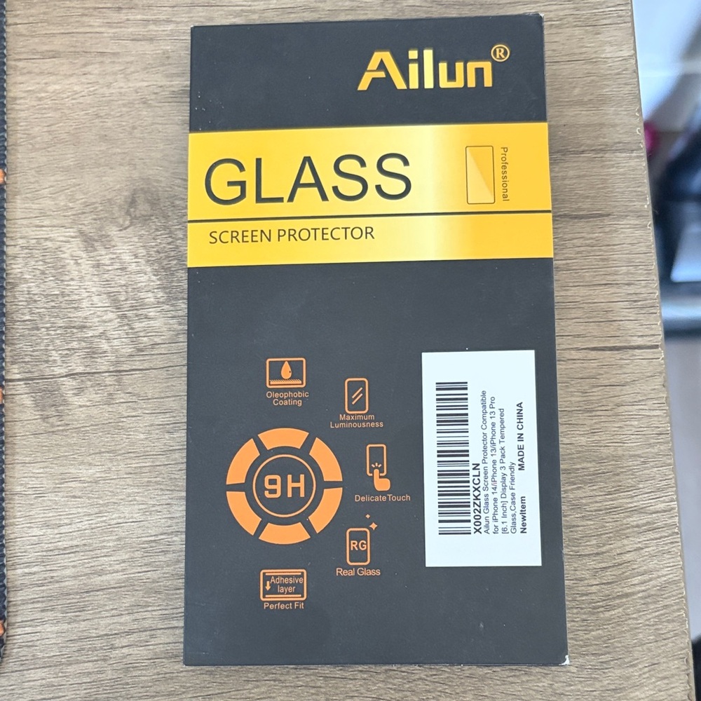 iPhone 13 screen protector